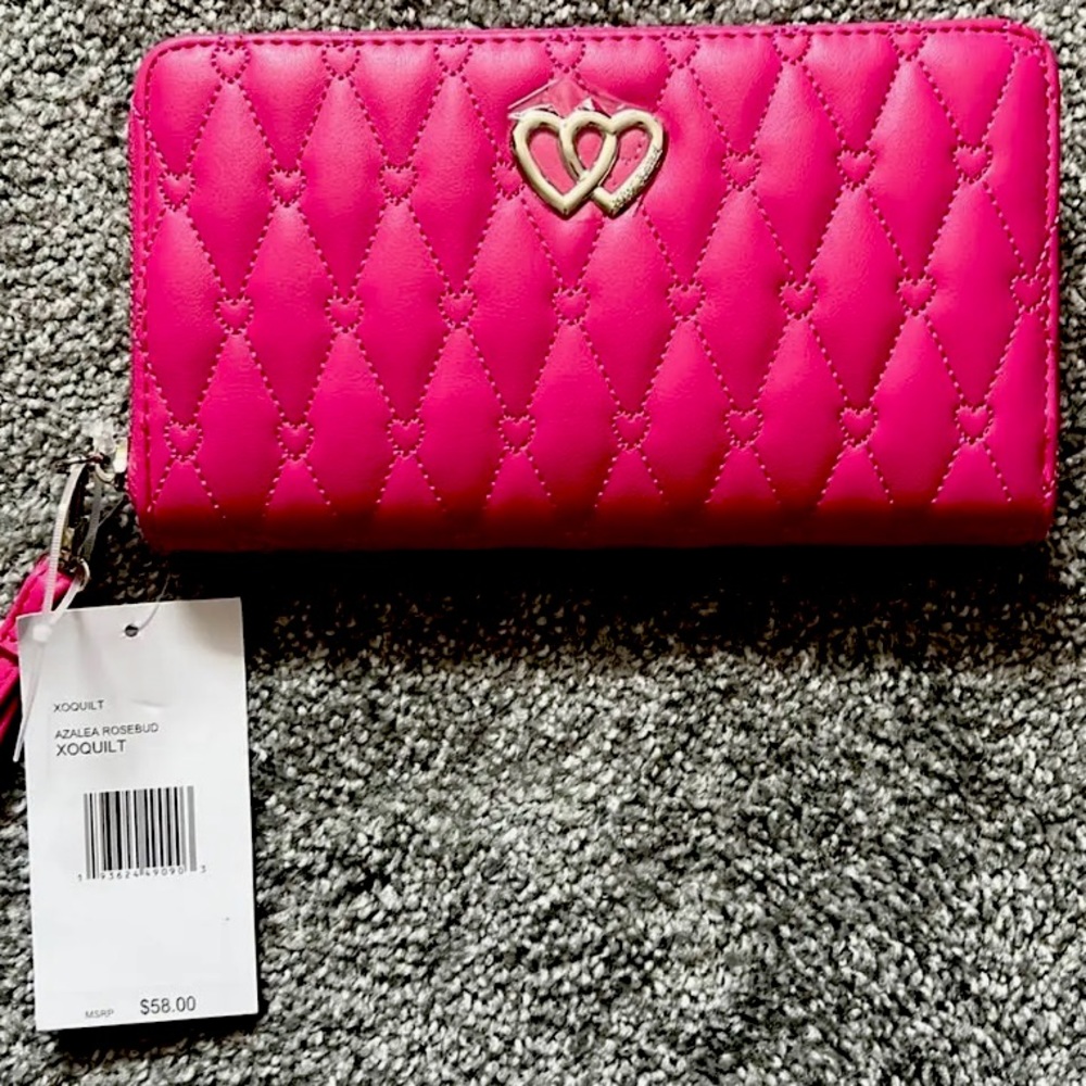 NWT Betsy Johnson pink quilted heart wallet with wristlet